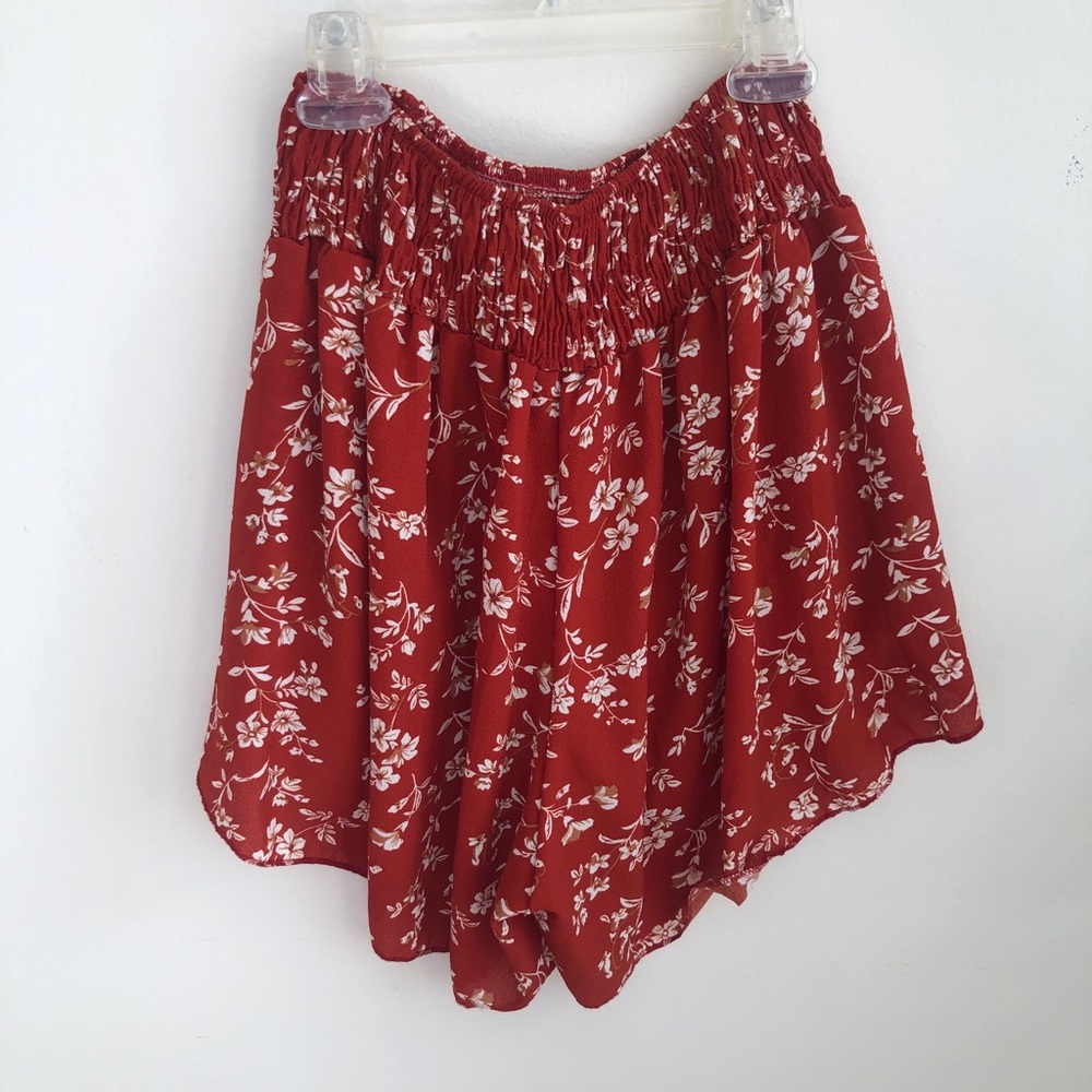 Shein 2 Piece Off the Shoulder Crop Top & Shorts - Picture 7 of 7